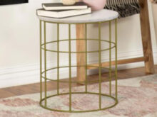 Harness gold stand