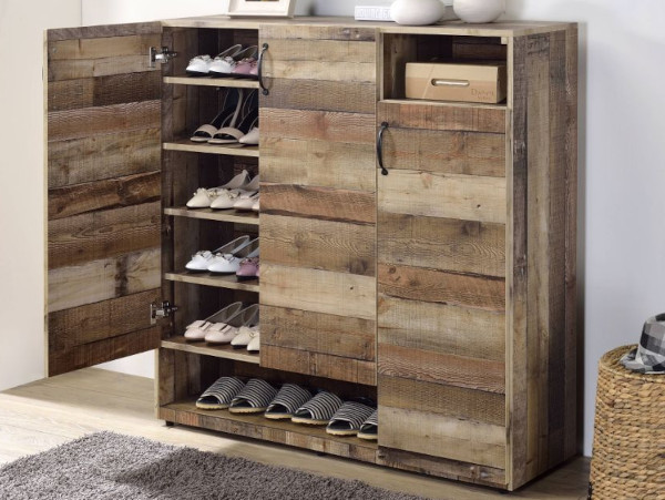 Lateral shoe shelf