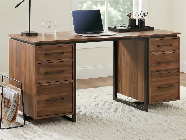 Berhalter desk
